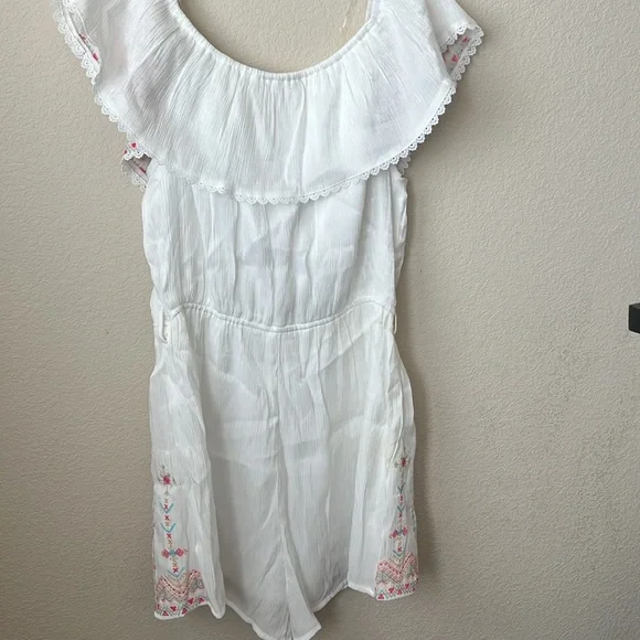NWOT South of the border romper with pockets! - Picture 4 of 6